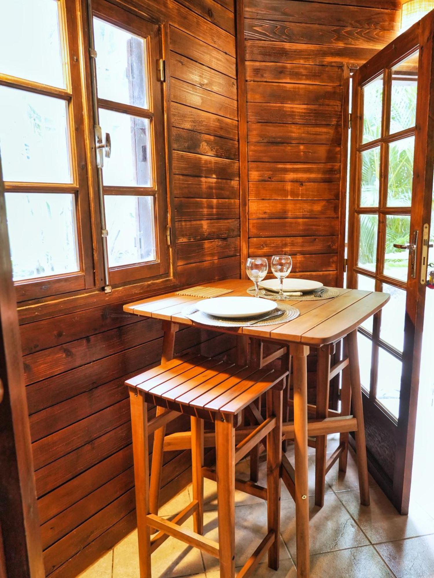 Les Cabanes Du Voyageur Sainte-Marie Bagian luar foto